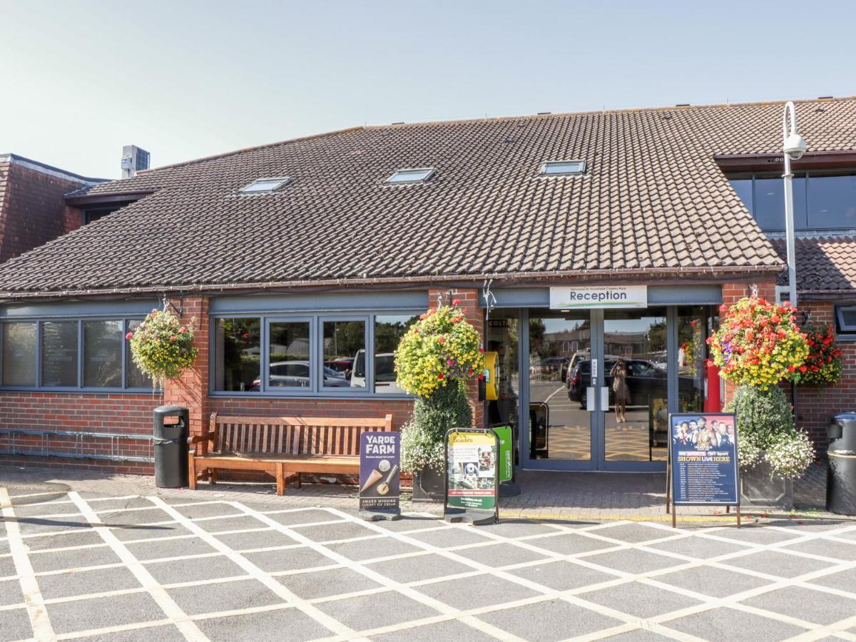 16 Amber Wood Lodge リミントン エクステリア 写真