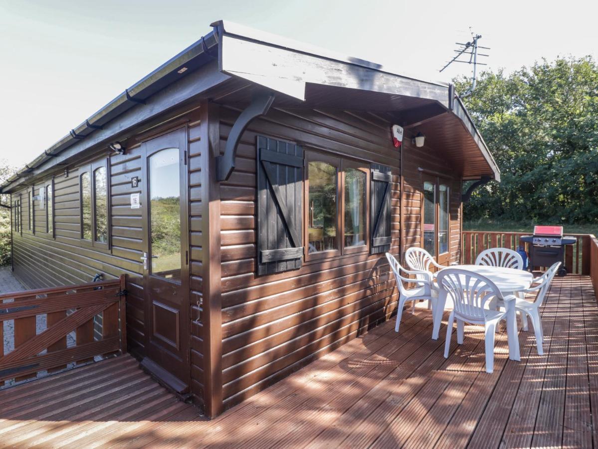 16 Amber Wood Lodge リミントン エクステリア 写真